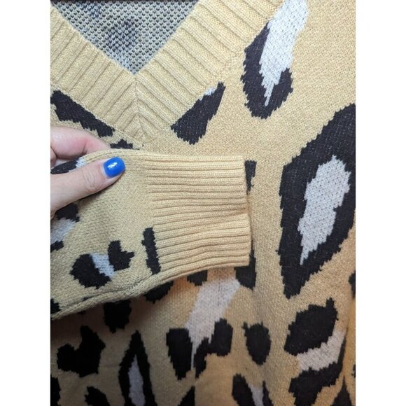 Merokeety Animal Print Women's Size Small Soft Pullover V neck Sweater - Picture 4 of 14